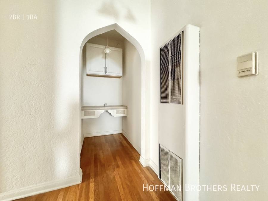 Apartment for rent at 400 N Genesee Ave #6, Los Angeles, CA 90036