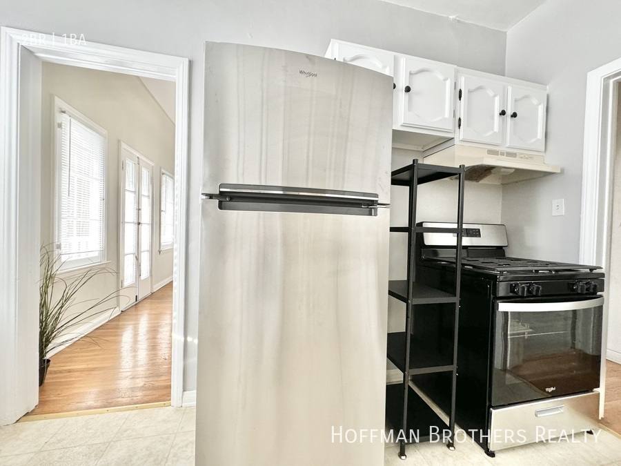 Apartment for rent at 400 N Genesee Ave #6, Los Angeles, CA 90036