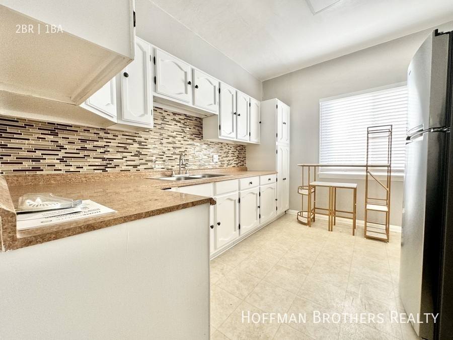 Apartment for rent at 400 N Genesee Ave #6, Los Angeles, CA 90036