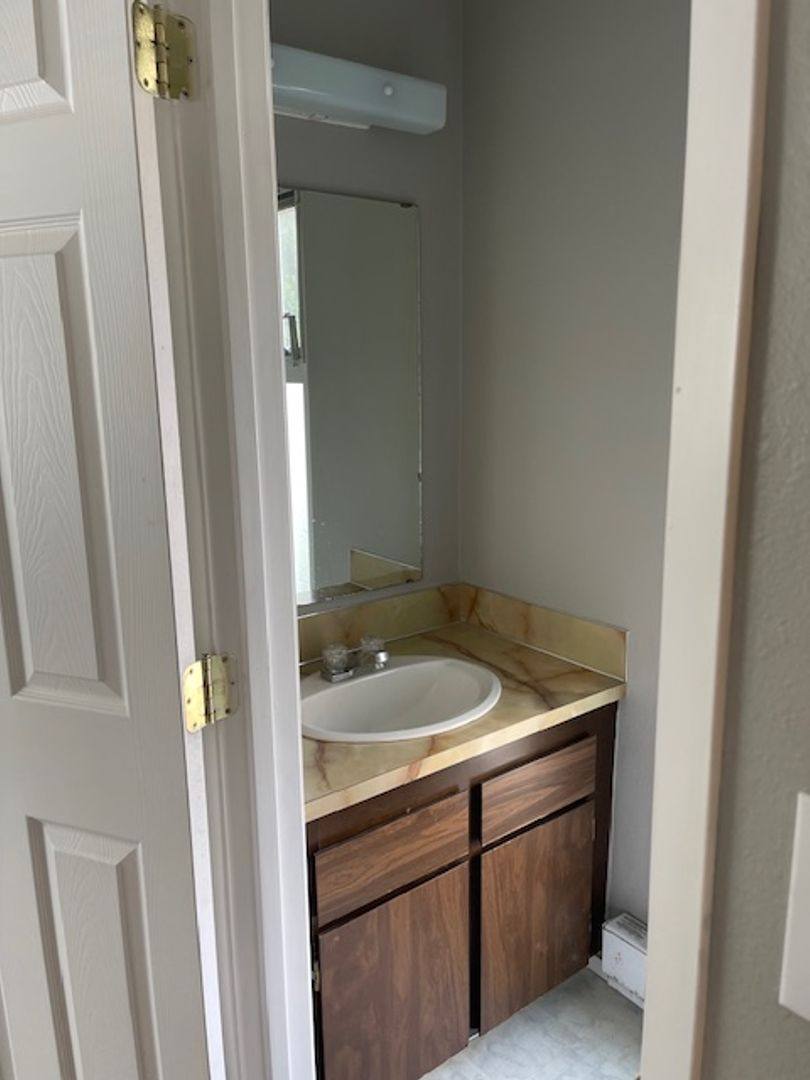 Townhouse for rent at 4323 67th Ave W, Tacoma, WA 98466