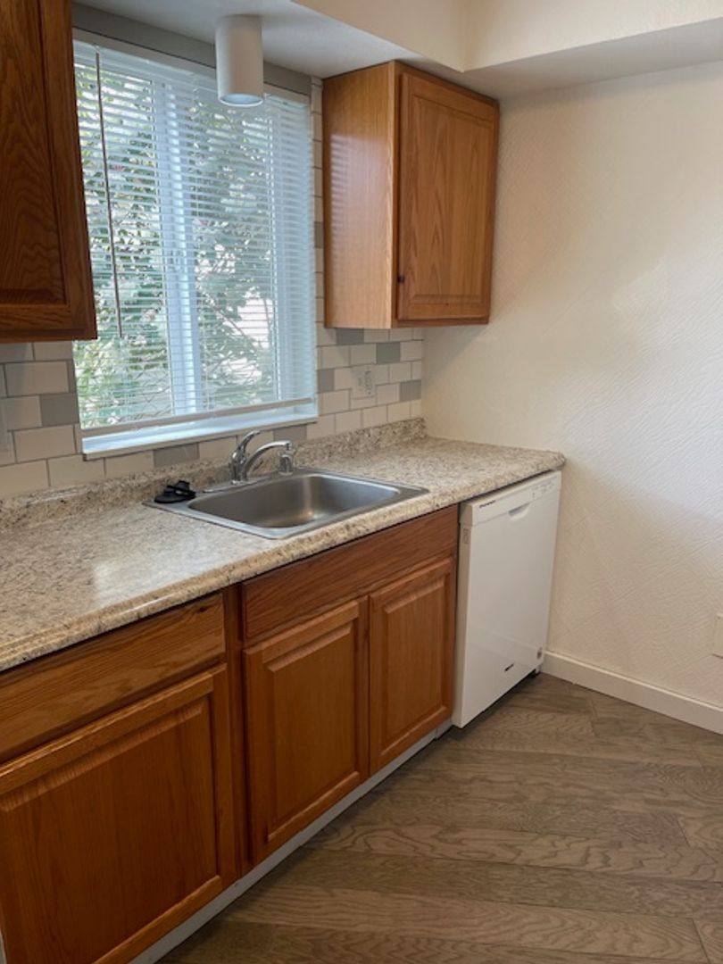 Townhouse for rent at 4323 67th Ave W, Tacoma, WA 98466