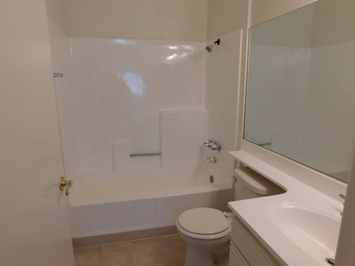 Apartment for rent at 10241 Commerce Ave, Tujunga, CA 91042