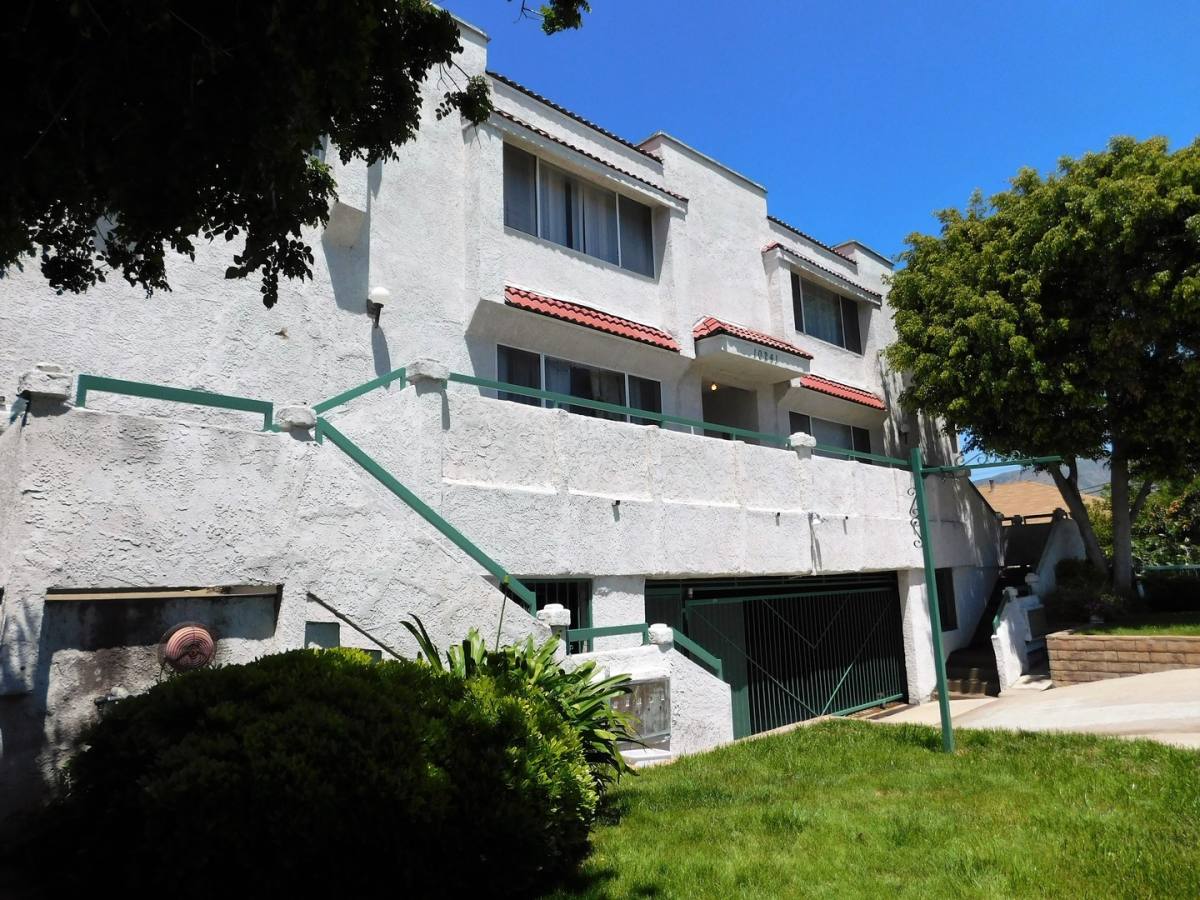 Apartment for rent at 10241 Commerce Ave, Tujunga, CA 91042