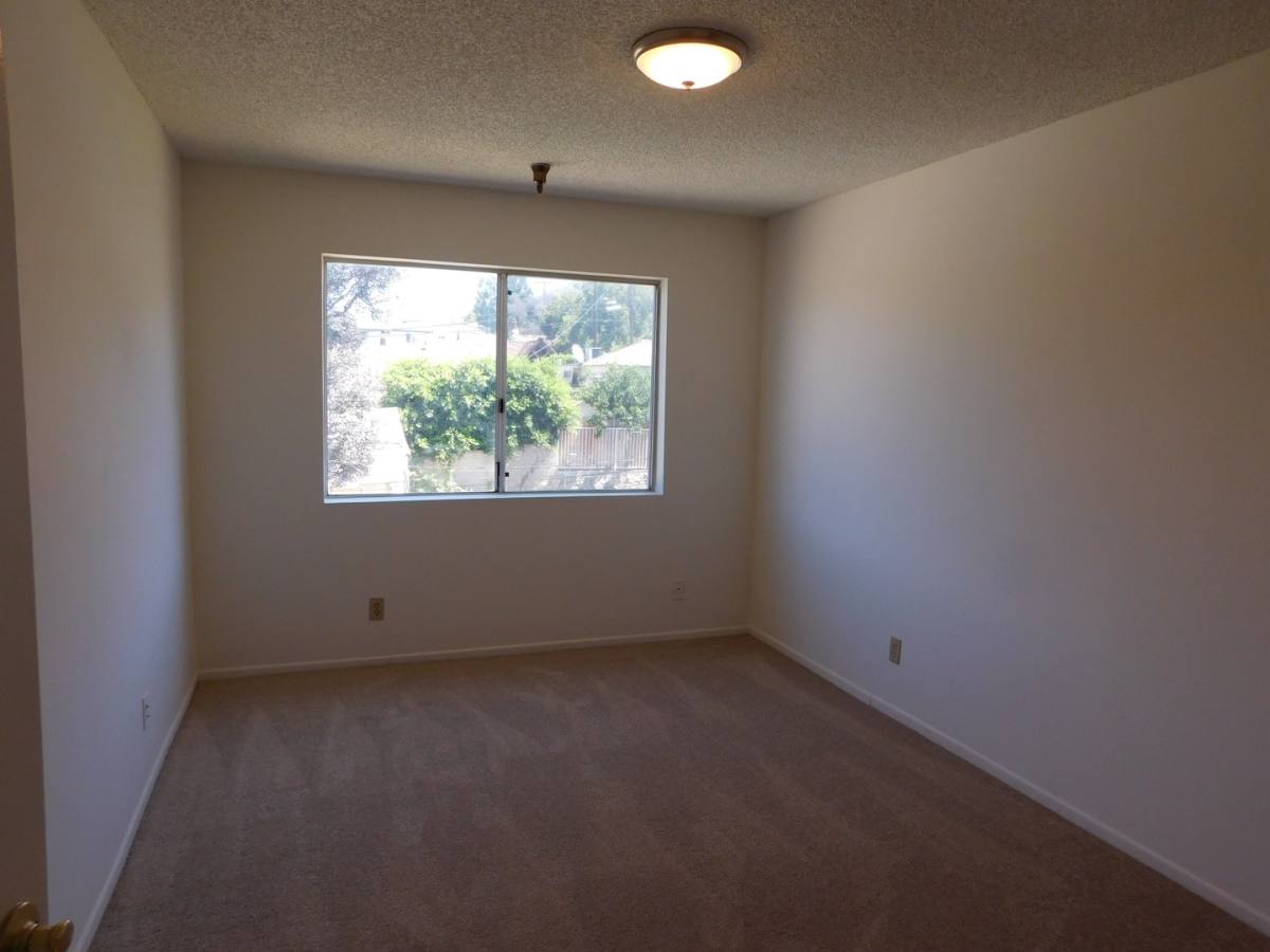 Apartment for rent at 10241 Commerce Ave, Tujunga, CA 91042