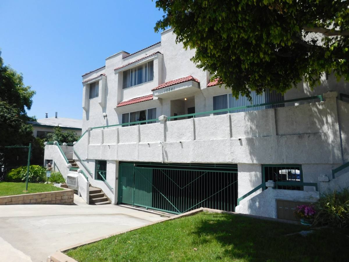 Apartment for rent at 10241 Commerce Ave, Tujunga, CA 91042
