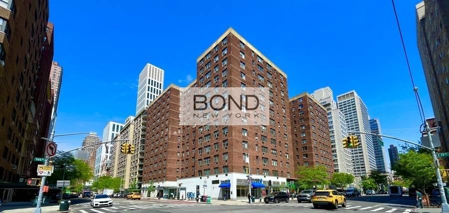 Apartment for rent at 435 E 79th St W, New York, NY 10075