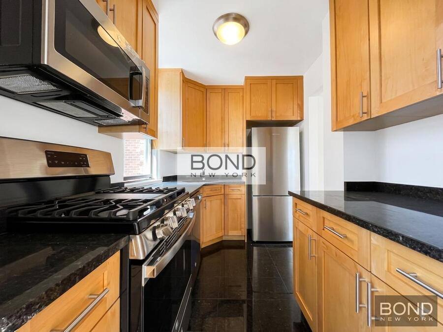 Apartment for rent at 435 E 79th St W, New York, NY 10075