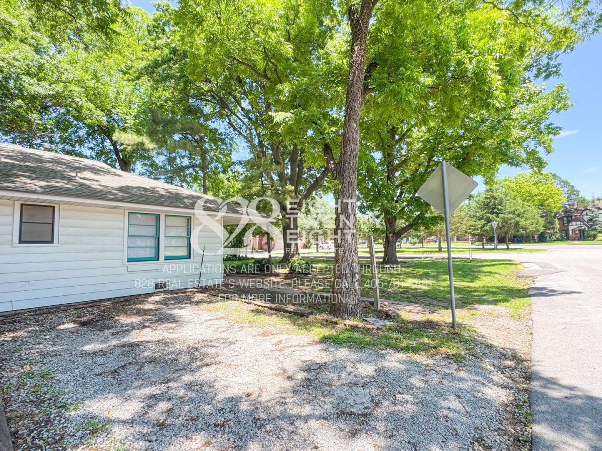Townhouse for rent at 930 Miller Ave, Norman, OK 73069