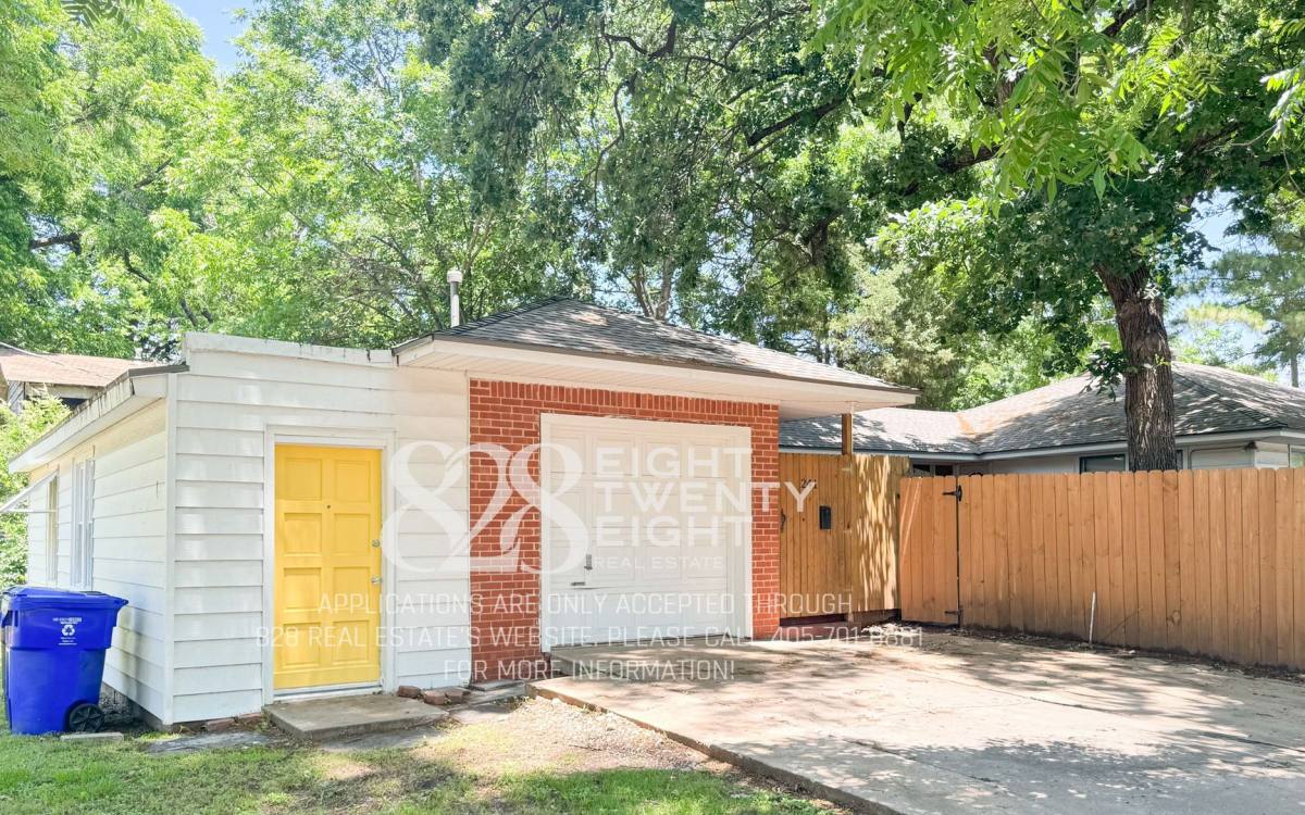 Townhouse for rent at 241 Emelyn St, Norman, OK 73069