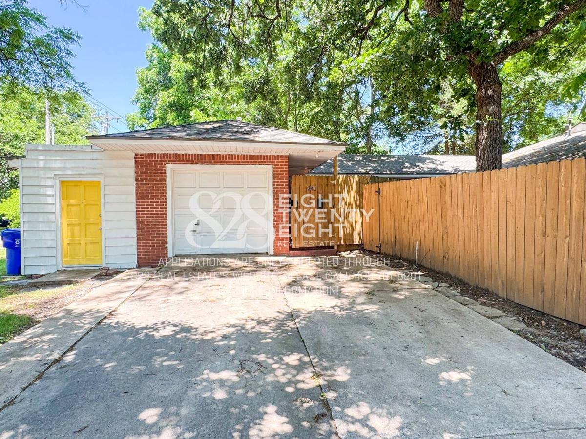 Townhouse for rent at 241 Emelyn St, Norman, OK 73069