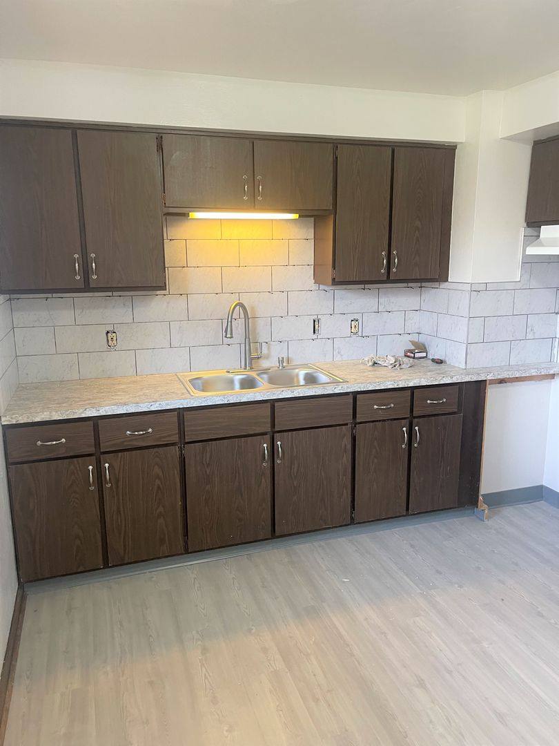 Apartment for rent at 240 Center St #3, Struthers, OH 44471
