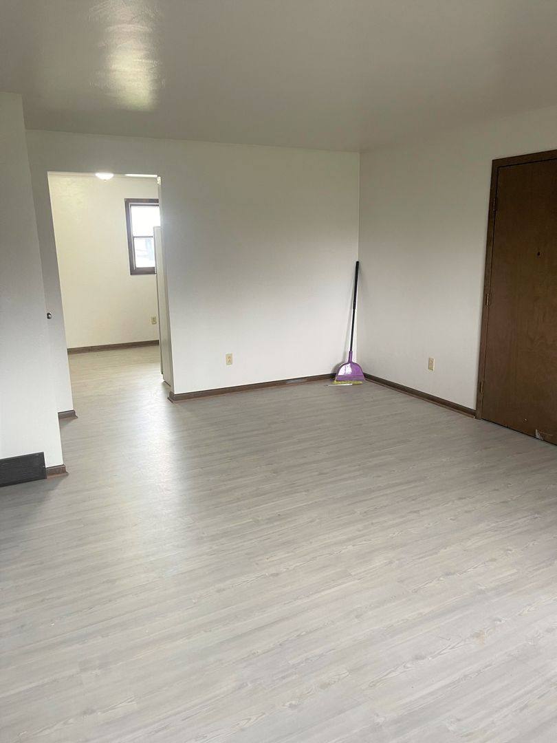 Apartment for rent at 240 Center St #3, Struthers, OH 44471