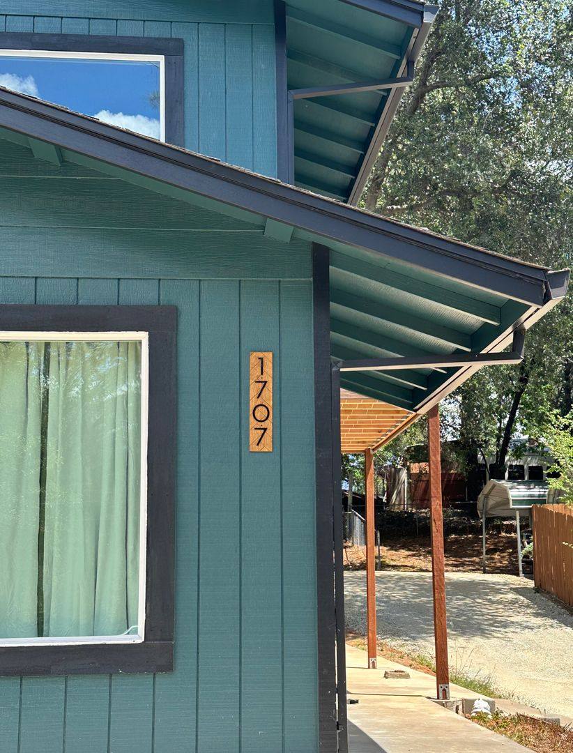 Apartment for rent at 1707 Grand Coulee Blvd, Shasta Lake, CA 96019