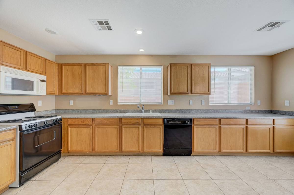 House for rent at 8621 Grand Pine Ave, Las Vegas, NV 89143
