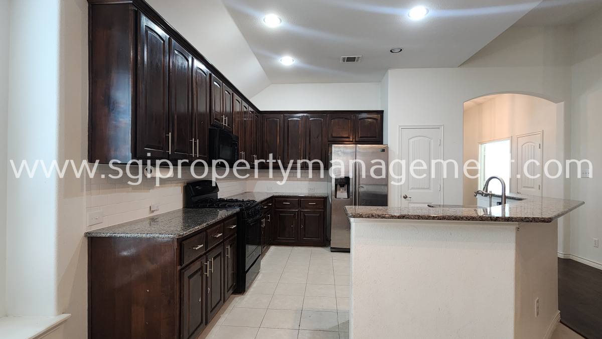 House for rent at 1369 Crescent Cove Dr, Rockwall, TX 75087