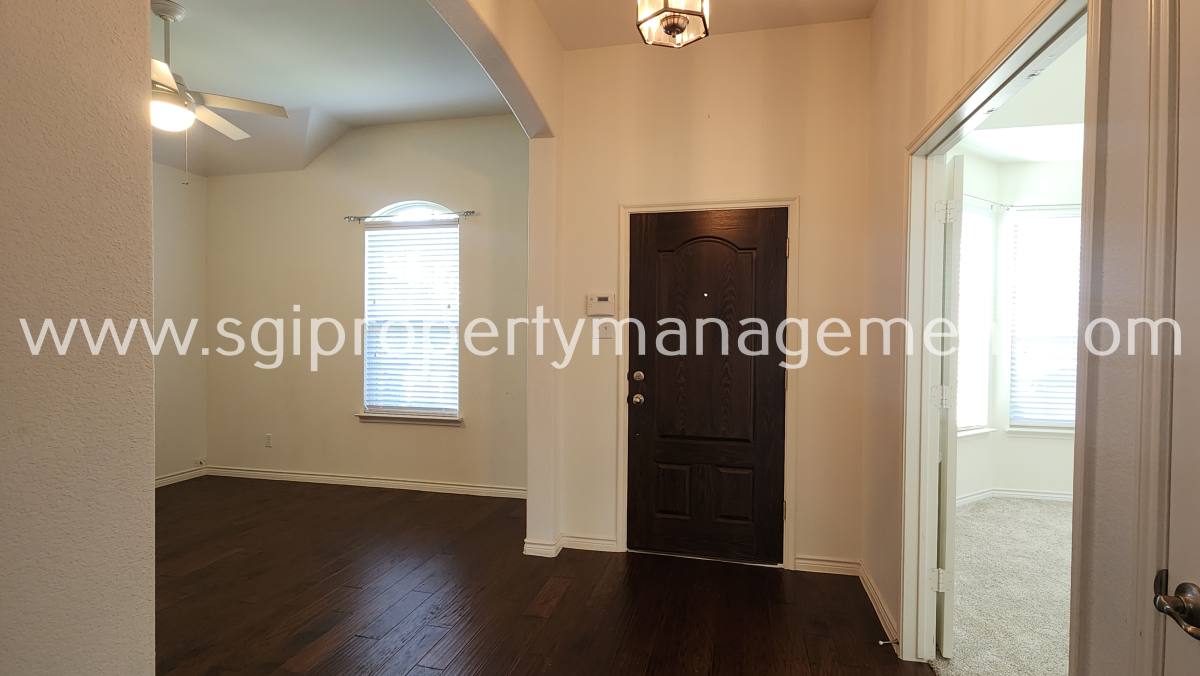 House for rent at 1369 Crescent Cove Dr, Rockwall, TX 75087