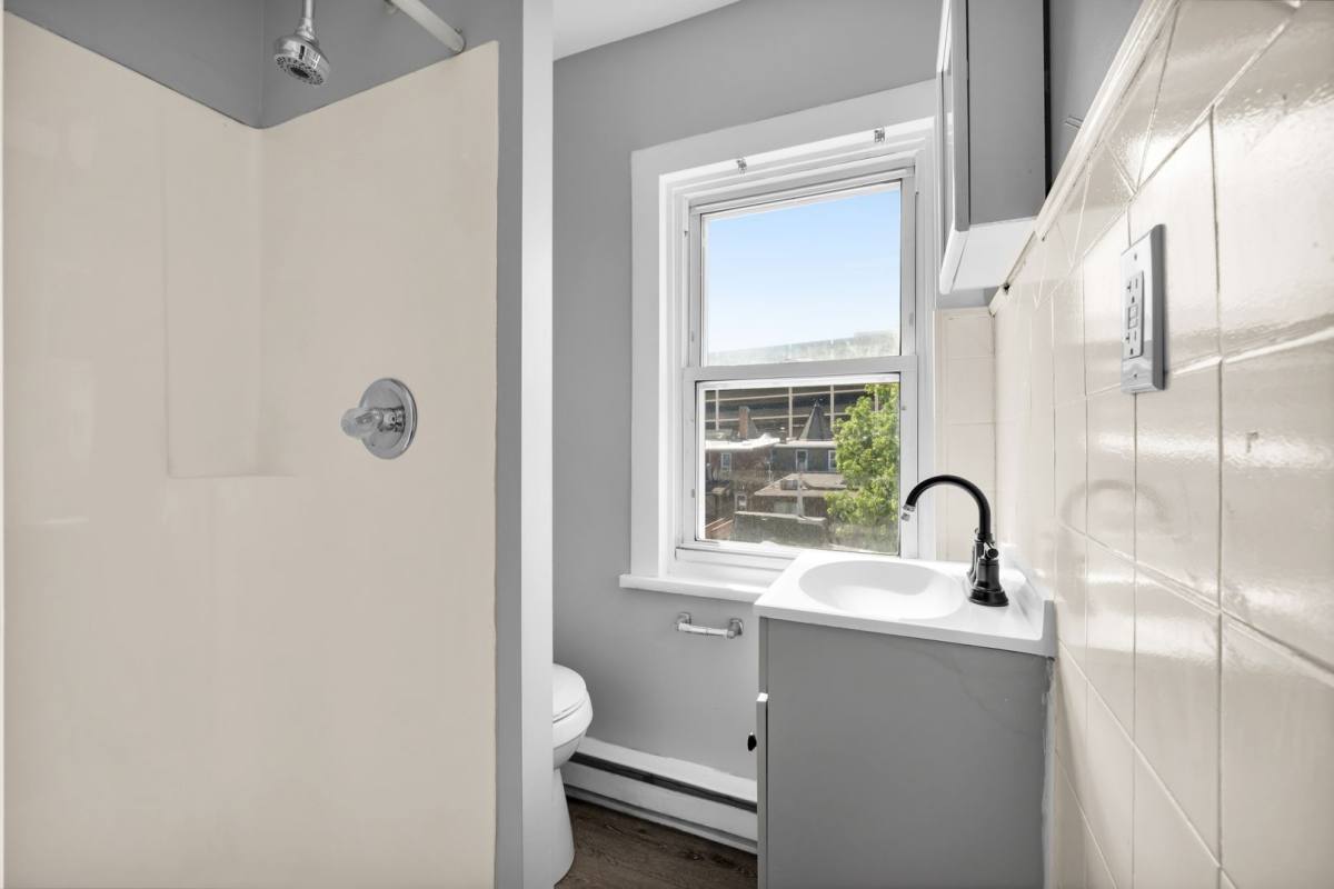 Apartment for rent at 830 Chestnut St, Allentown, PA 18102