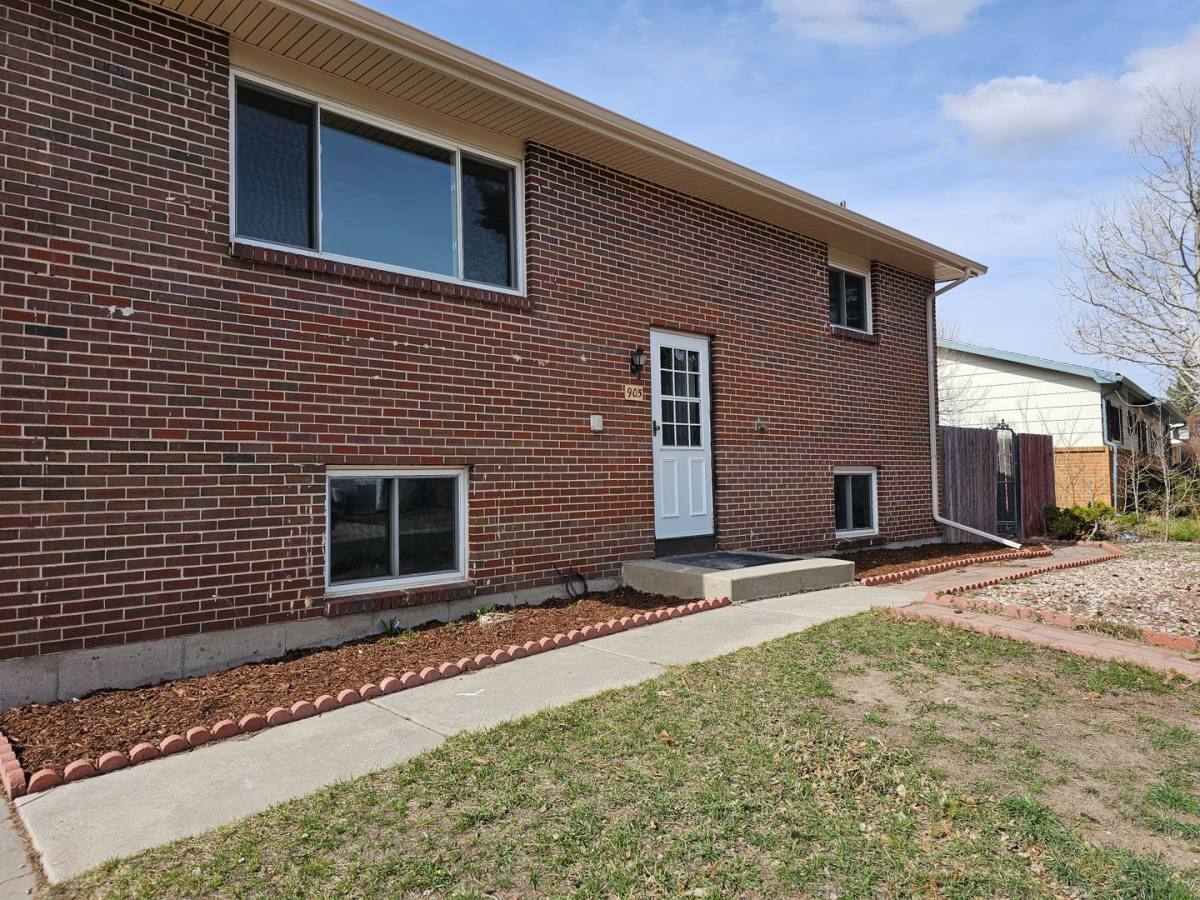 House for rent at 905 New Bedford Dr, Cheyenne, WY 82009