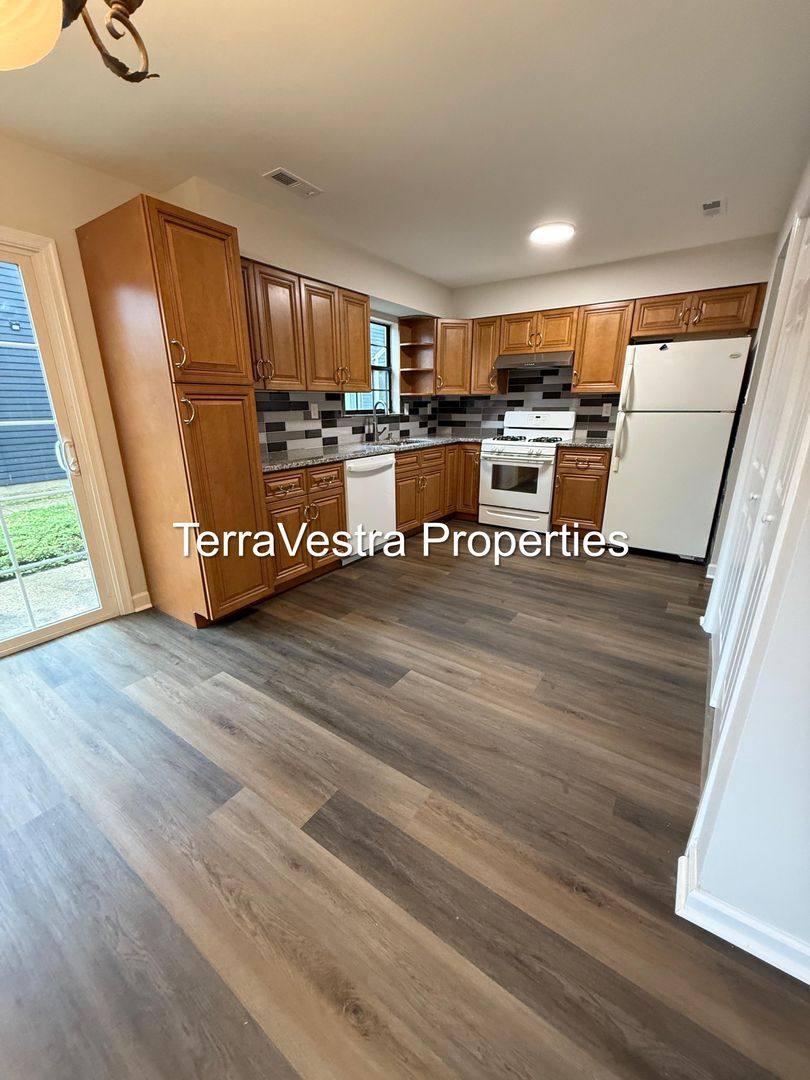 Apartment for rent at 2853-2855 Erial Rd, Sicklerville, NJ 08081