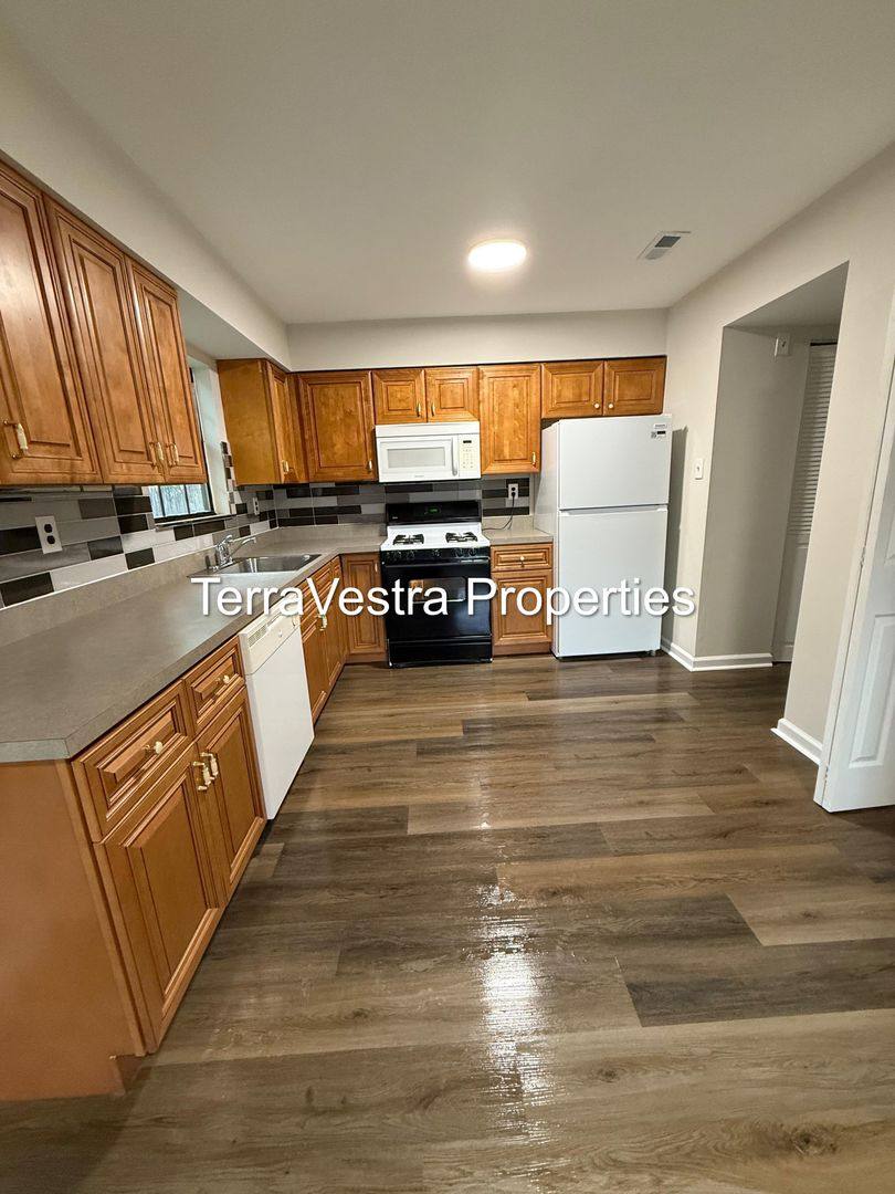 Apartment for rent at 2853-2855 Erial Rd, Sicklerville, NJ 08081