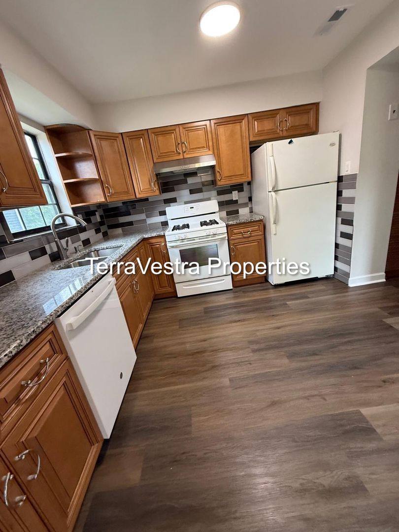 Apartment for rent at 2853-2855 Erial Rd, Sicklerville, NJ 08081