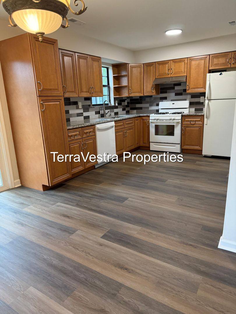 Apartment for rent at 2853-2855 Erial Rd, Sicklerville, NJ 08081