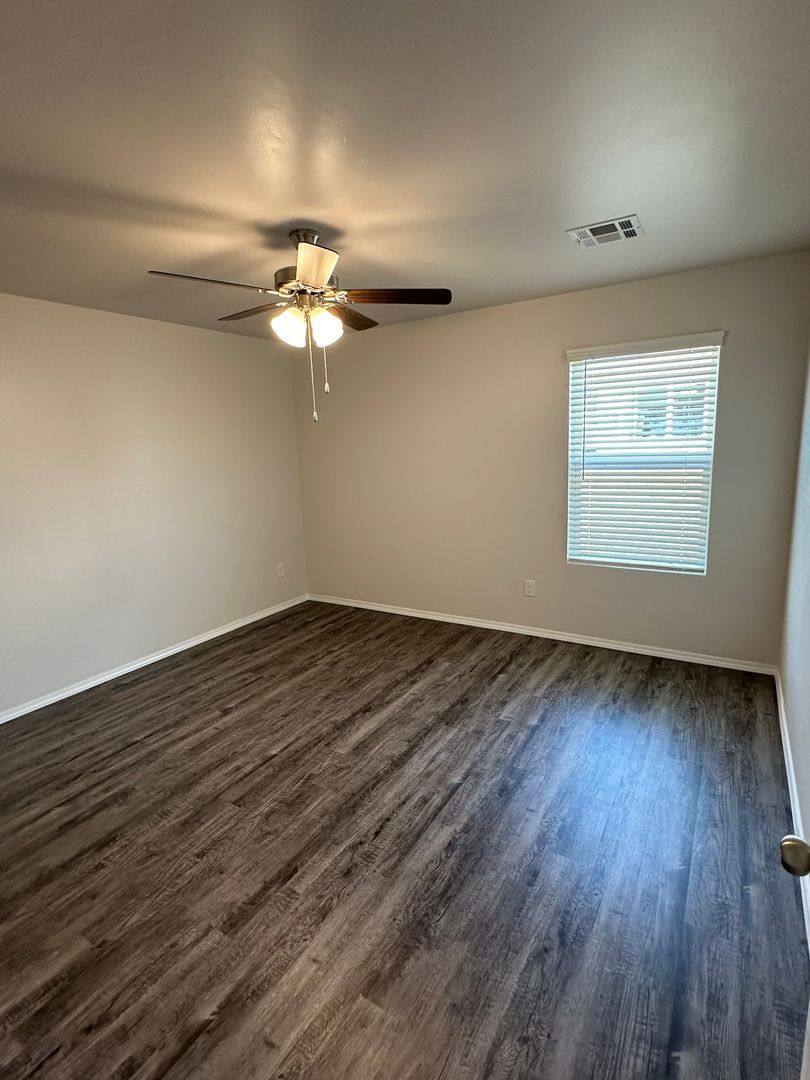 House for rent at 11632 Annette Dr, Yukon, OK 73099