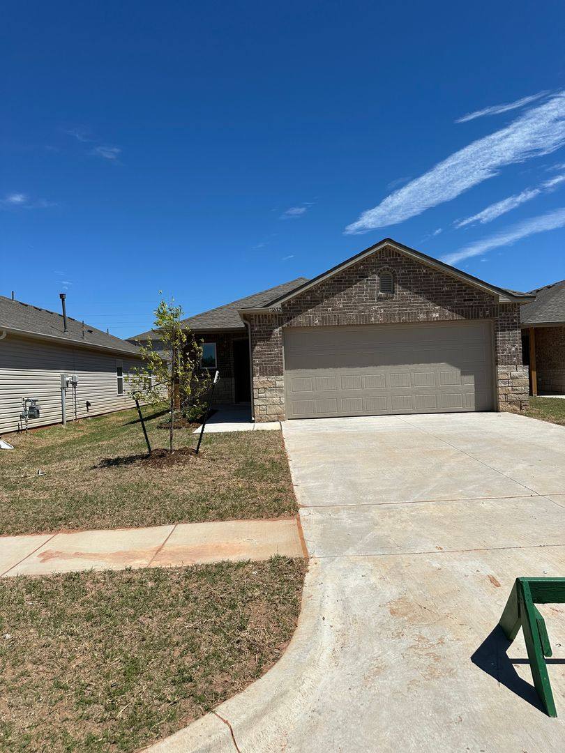 House for rent at 11632 Annette Dr, Yukon, OK 73099