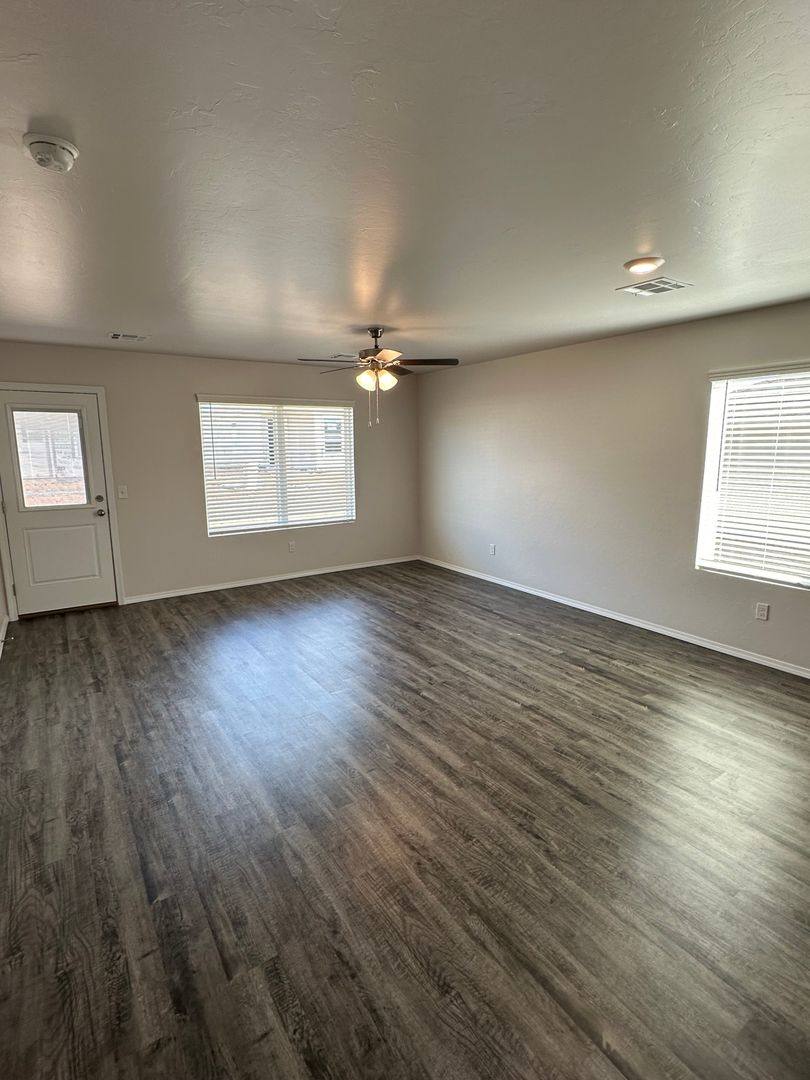 House for rent at 11632 Annette Dr, Yukon, OK 73099