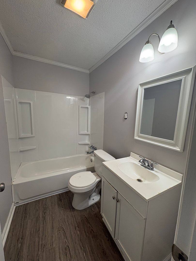 Apartment for rent at 5019 Greenview Dr, Chattanooga, TN 37411