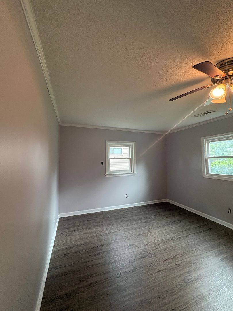 Apartment for rent at 5019 Greenview Dr, Chattanooga, TN 37411