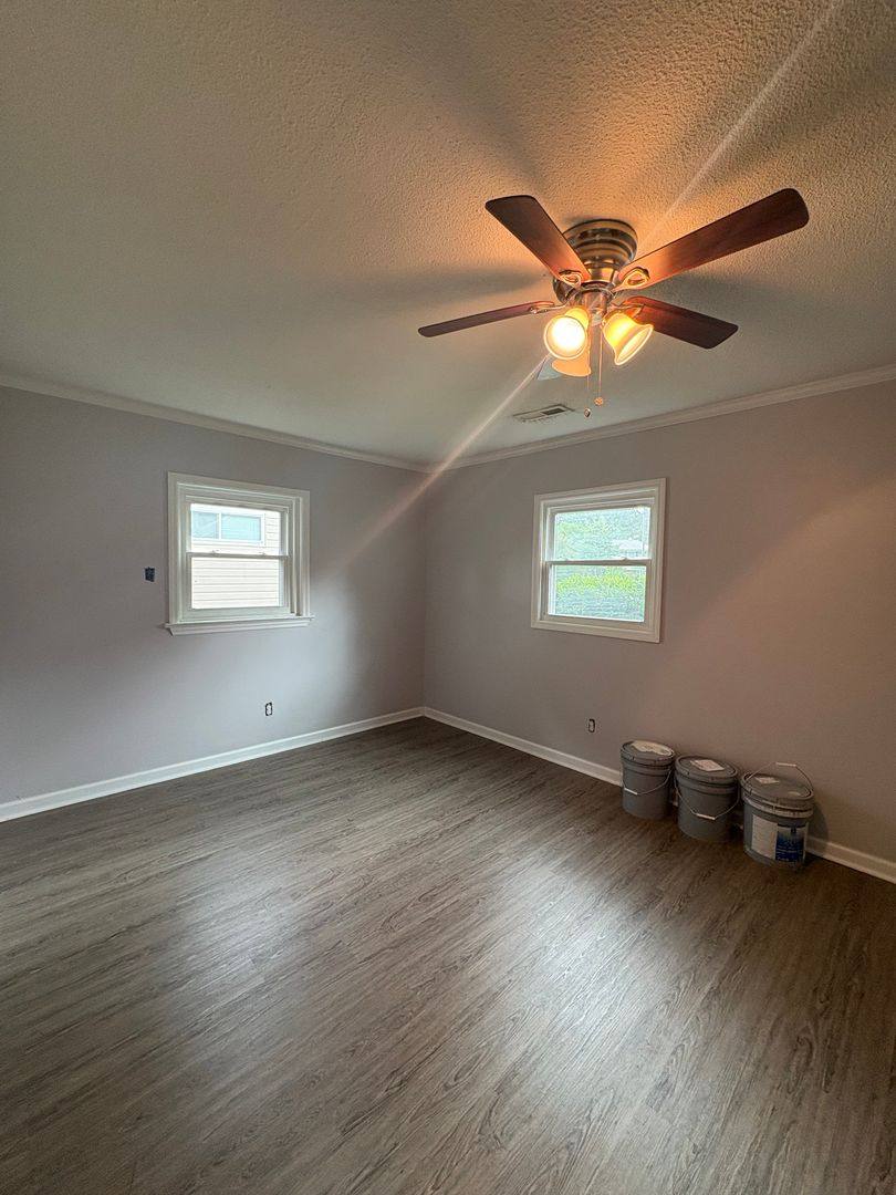 Apartment for rent at 5019 Greenview Dr, Chattanooga, TN 37411
