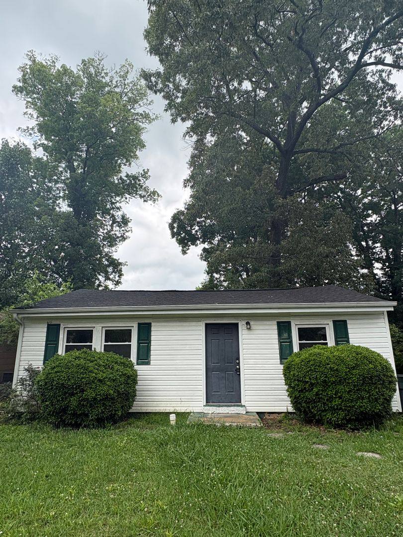 Apartment for rent at 5019 Greenview Dr, Chattanooga, TN 37411