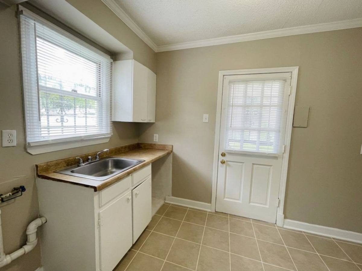House for rent at 393 Hodges St, Memphis, TN 38111