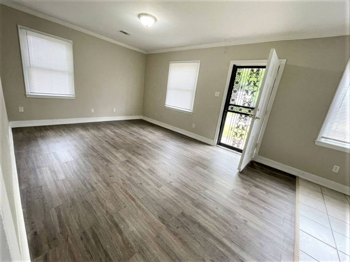 House for rent at 393 Hodges St, Memphis, TN 38111