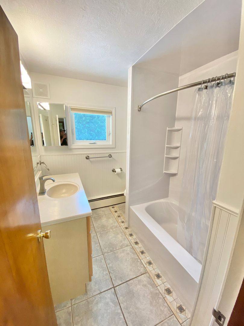 House for rent at 28 Alder Lane, Burlington, VT 05401