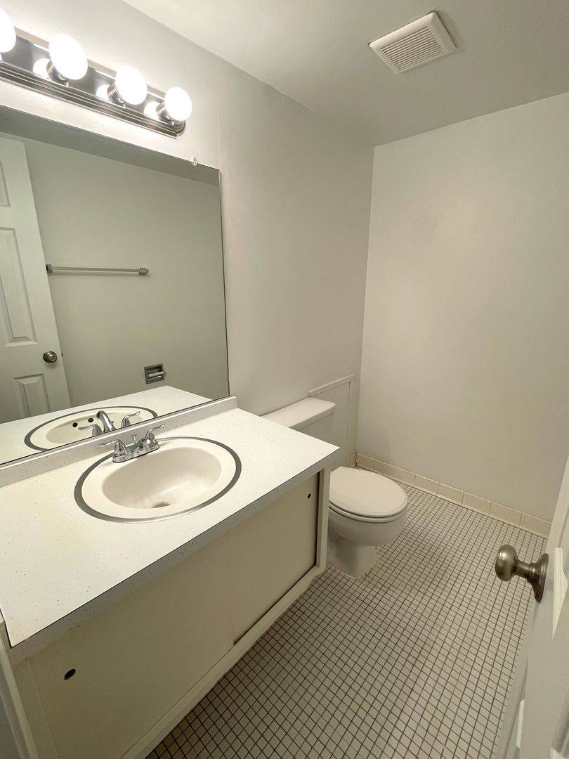 Apartment for rent at 207 Ballard, Ypsilanti, MI 48197