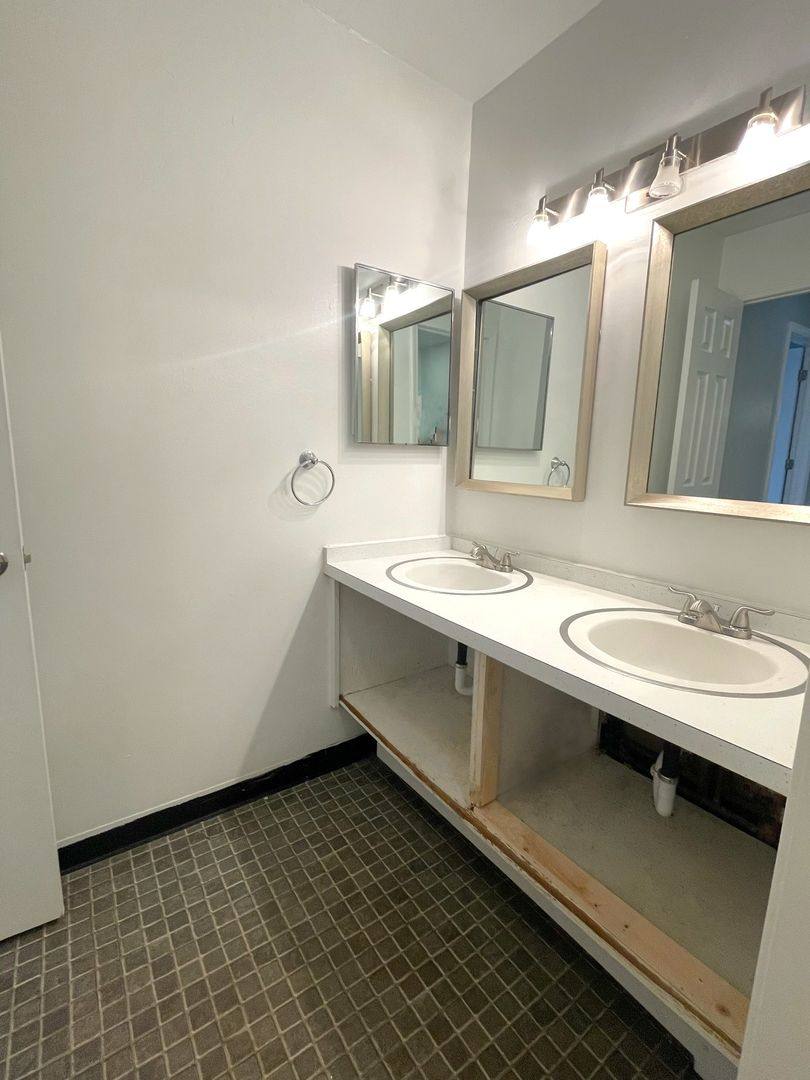 Apartment for rent at 207 Ballard, Ypsilanti, MI 48197