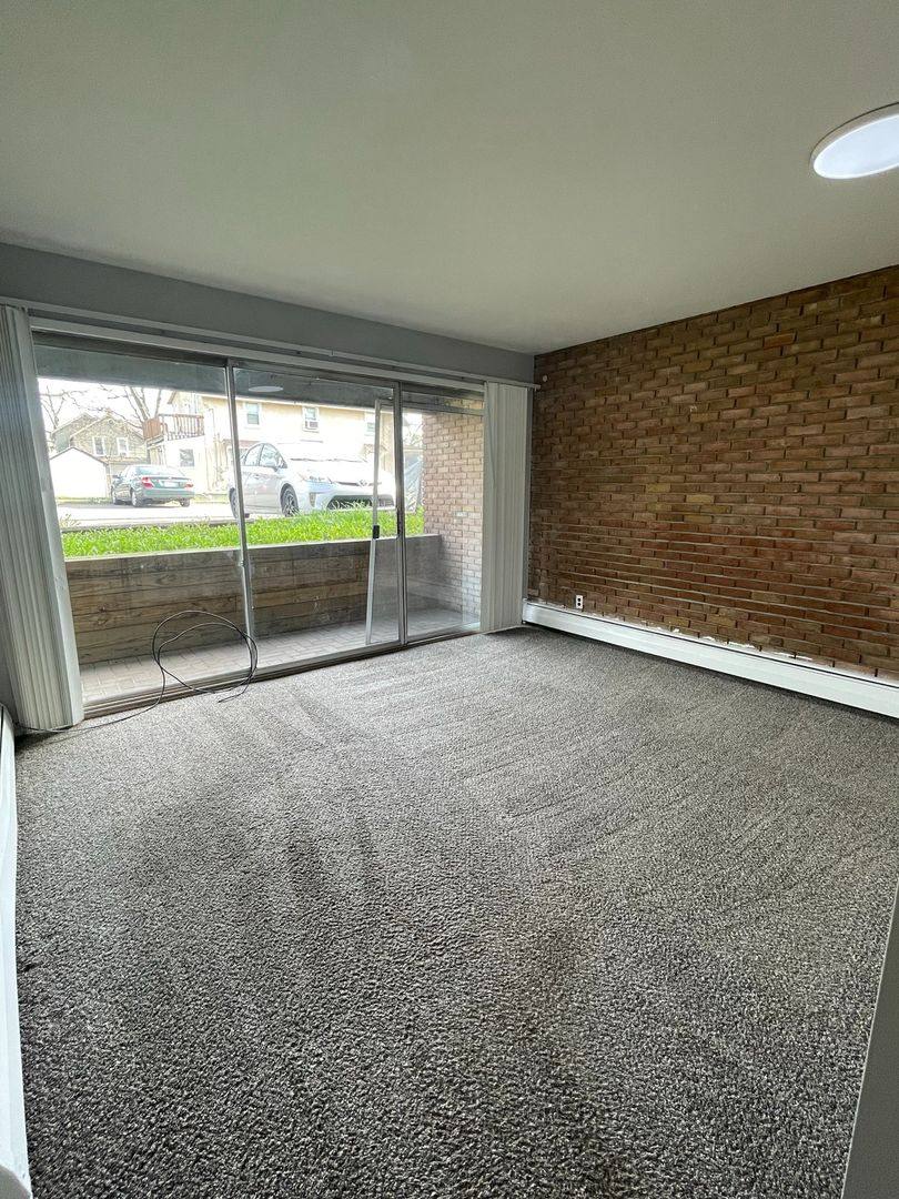 Apartment for rent at 207 Ballard, Ypsilanti, MI 48197