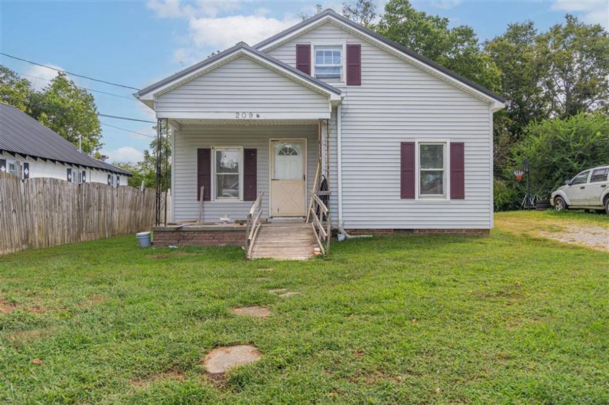 House for rent at 209 Sunset Ave, Glasgow, KY 42141