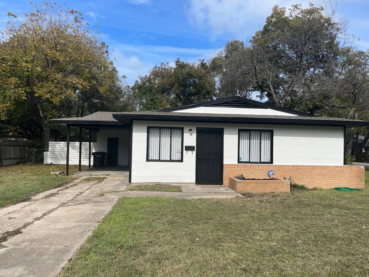 House for rent at 5700 Dennis Ave, Fort Worth, TX 76114