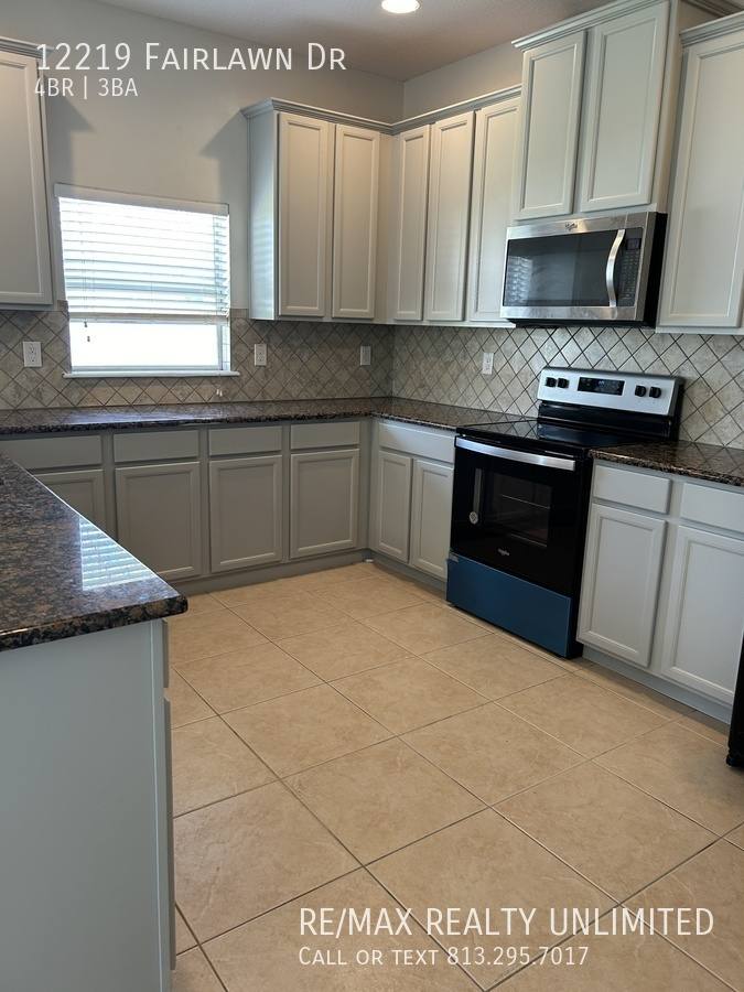 House for rent at 12219 Fairlawn Dr, Riverview, FL 33579