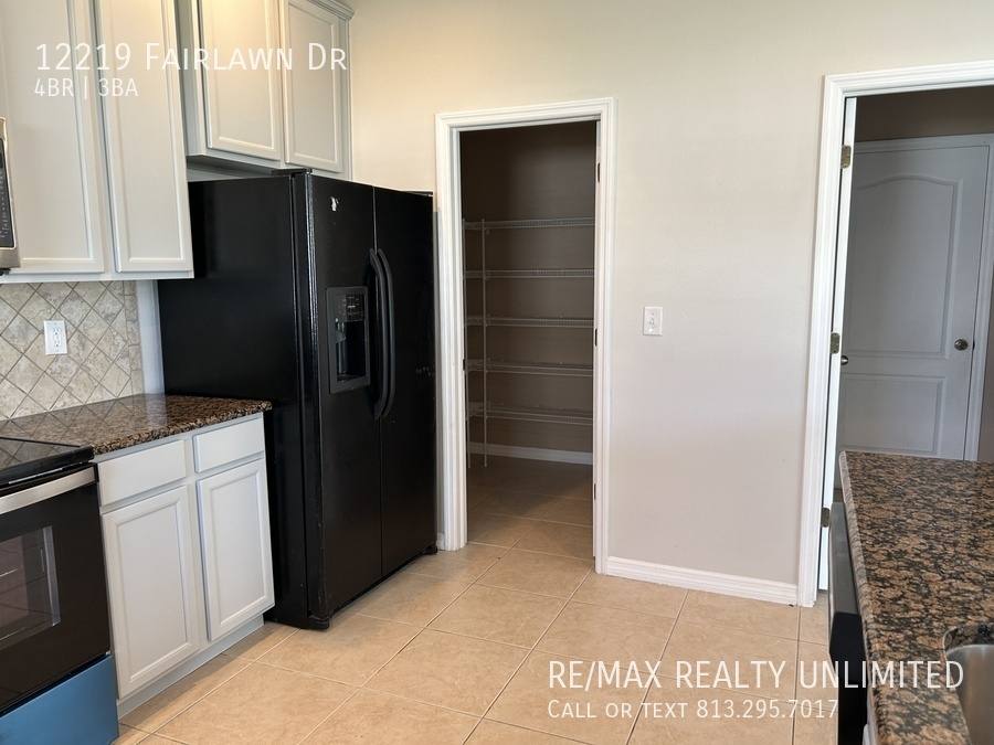House for rent at 12219 Fairlawn Dr, Riverview, FL 33579