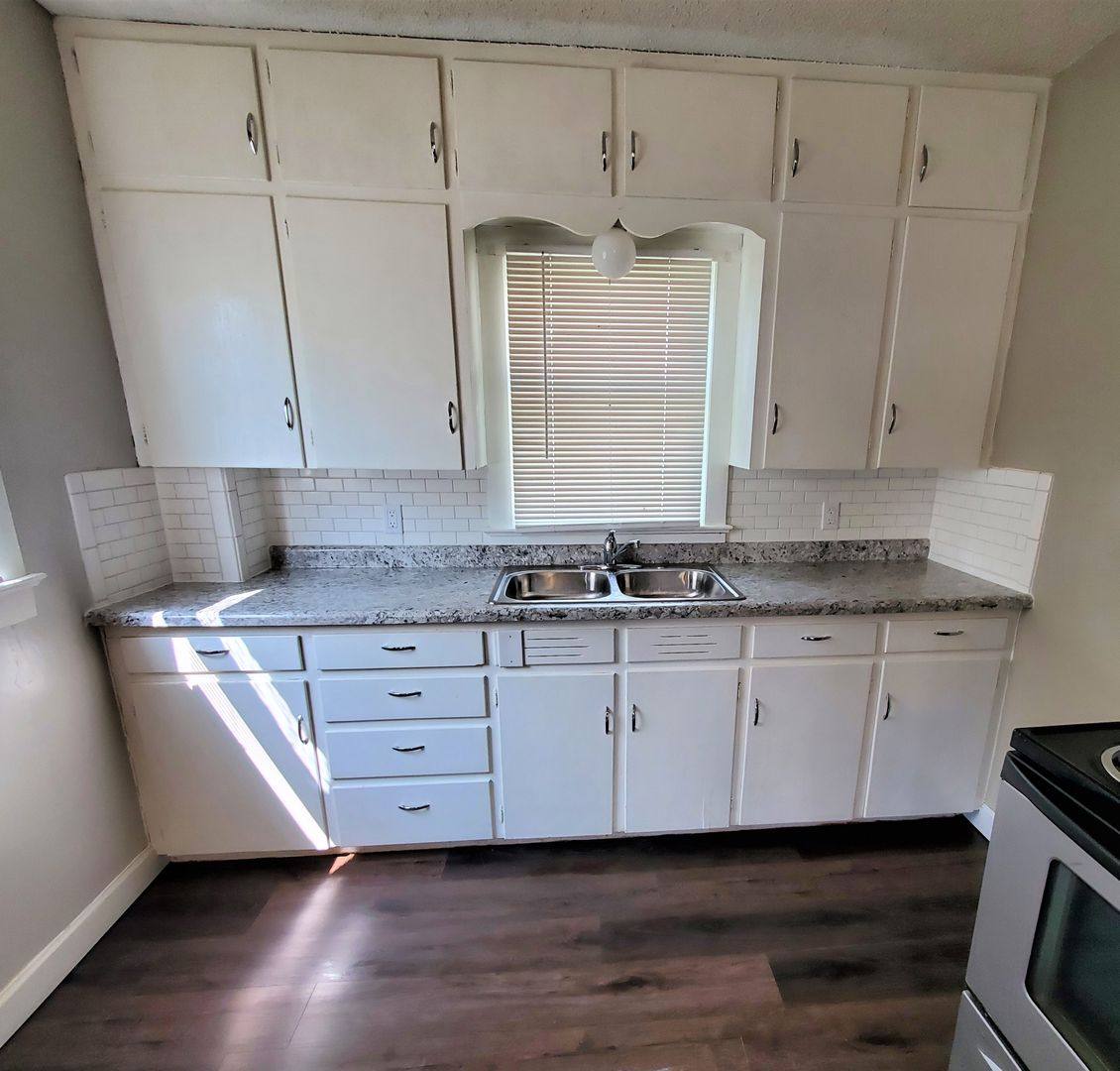 Apartment for rent at 1005 5th St, Clay Center, KS 67432