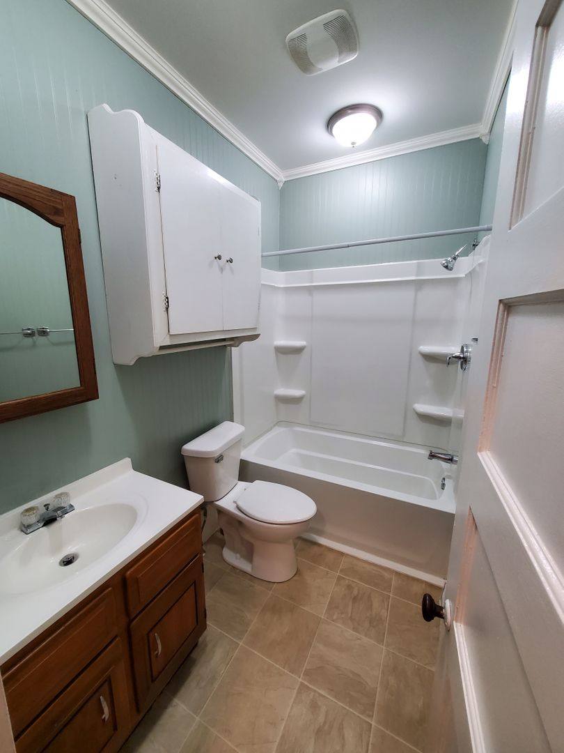Apartment for rent at 1005 5th St, Clay Center, KS 67432