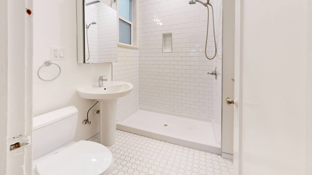 Apartment for rent at 470 14th St #4, San Francisco, CA 94103