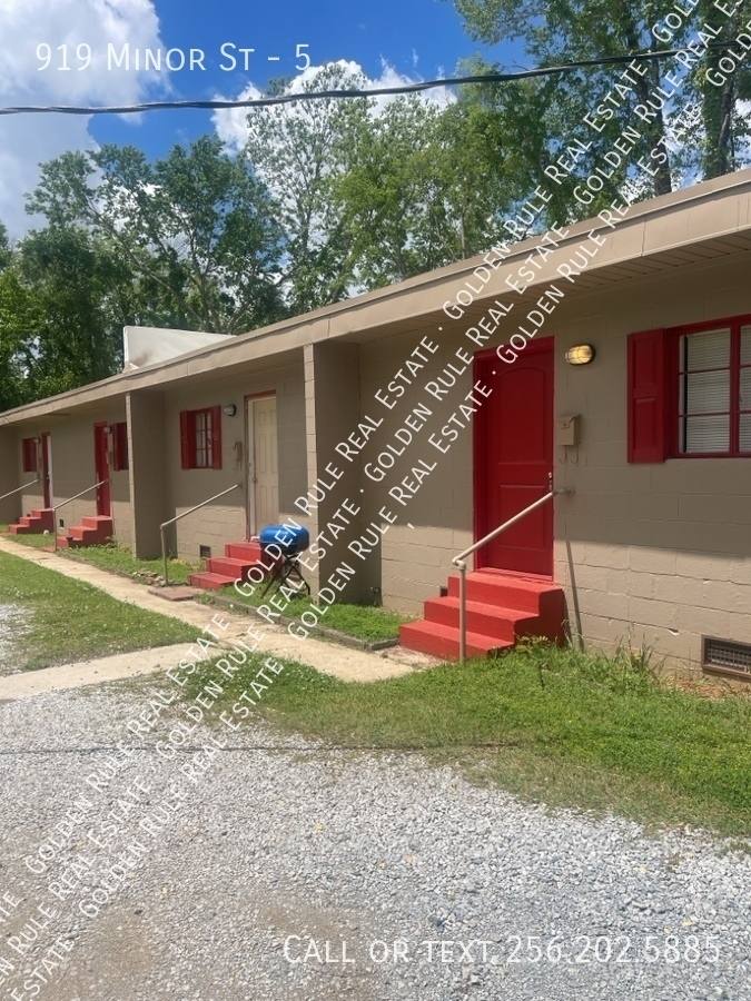 Apartment for rent at 919 Minor St #5, Huntsville, AL 35801