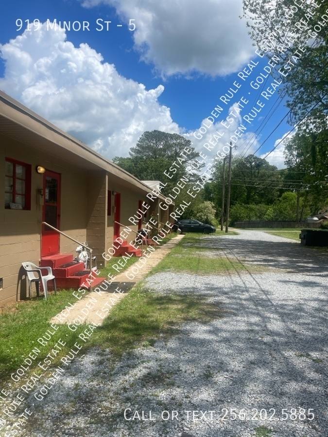Apartment for rent at 919 Minor St #5, Huntsville, AL 35801