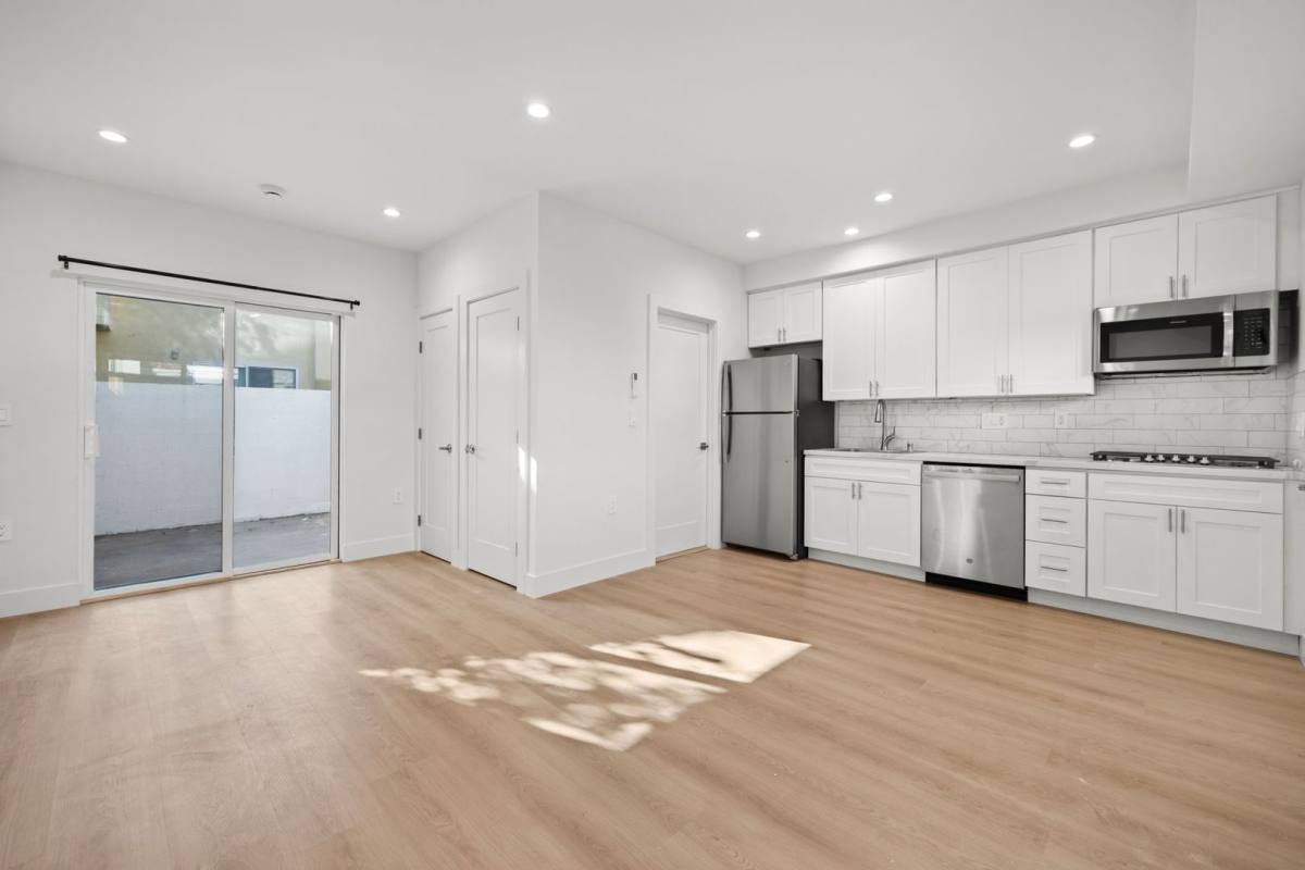 House for rent at 2105 Camden Ave, Los Angeles, CA 90025