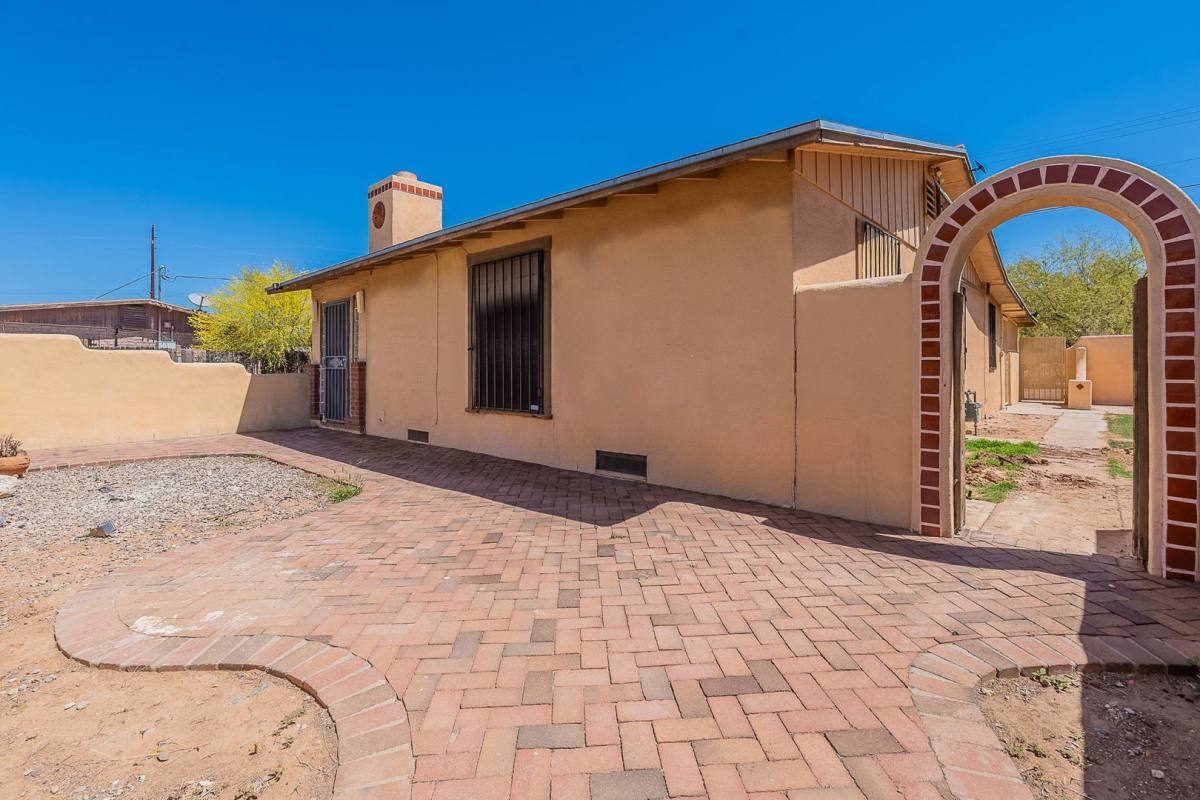House for rent at 3118 N Santa Rita Ave, Tucson, AZ 85719
